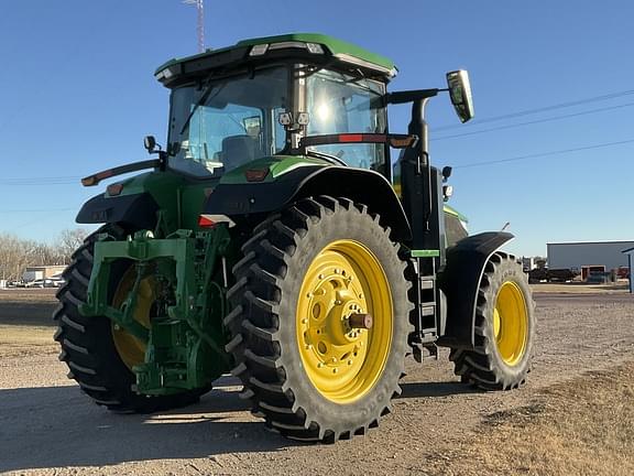 Image of John Deere 7R 210 equipment image 4