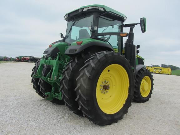 Image of John Deere 7R 230 equipment image 4