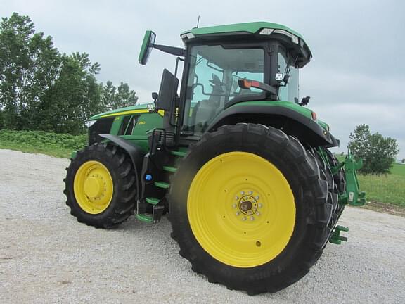 Image of John Deere 7R 230 equipment image 2
