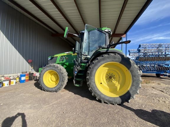 Image of John Deere 7R 230 equipment image 4