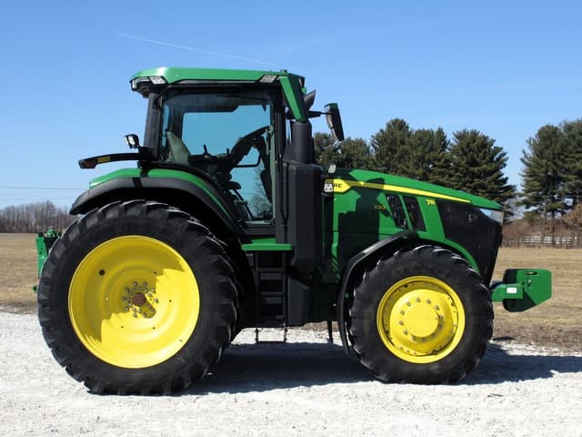 Image of John Deere 7R 230 equipment image 1