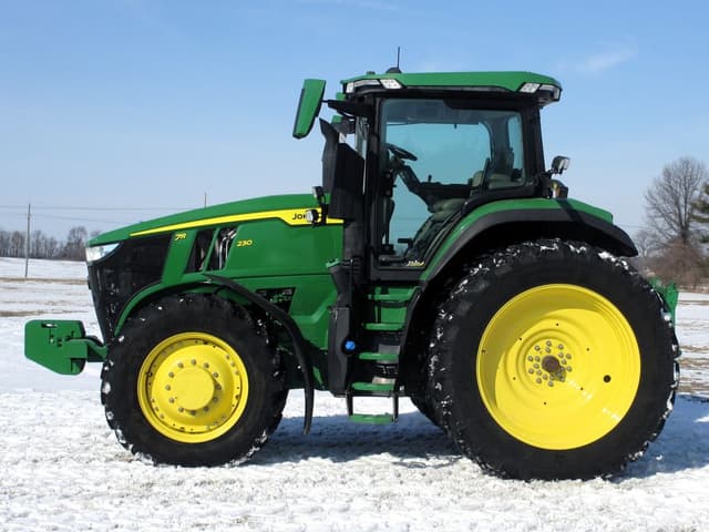 Image of John Deere 7R 230 equipment image 2