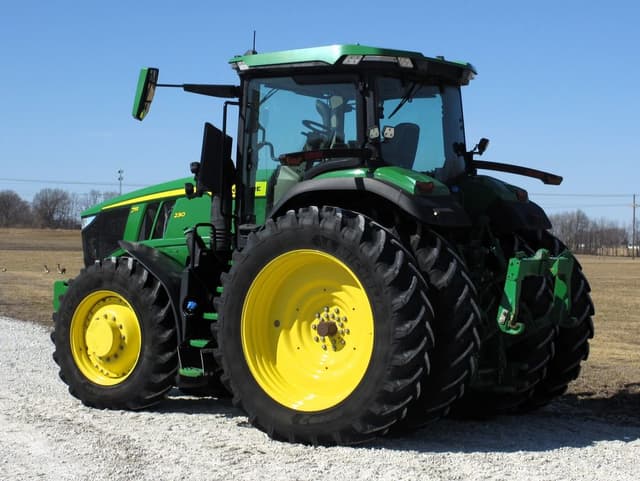 Image of John Deere 7R 230 equipment image 2