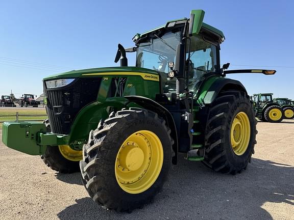 Image of John Deere 7R 230 equipment image 2