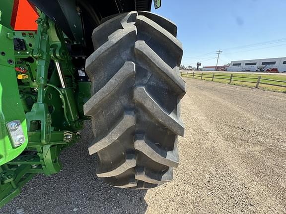 Image of John Deere 7R 230 equipment image 4