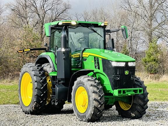 Image of John Deere 7R 230 equipment image 1