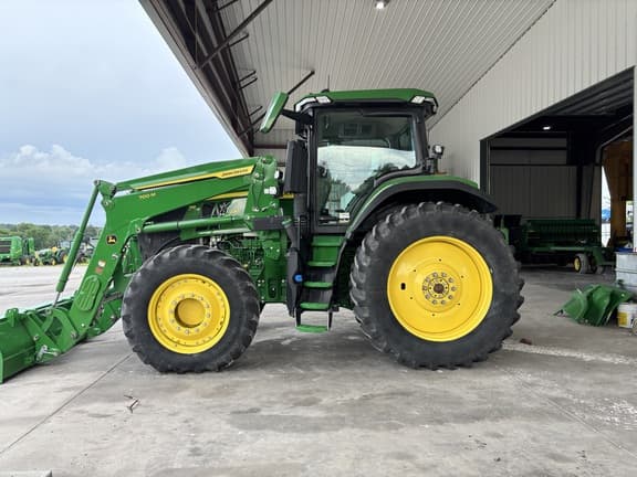 Image of John Deere 7R 230 equipment image 1