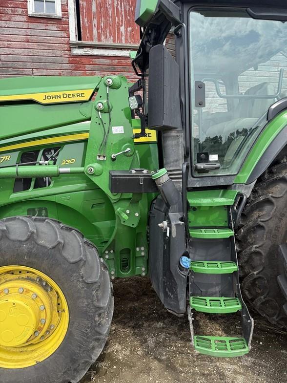 Image of John Deere 7R 230 equipment image 4