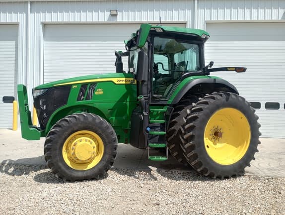 Image of John Deere 7R 230 equipment image 1