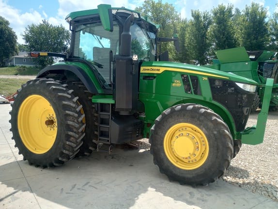 2021 John Deere 7R 230 Equipment Image0
