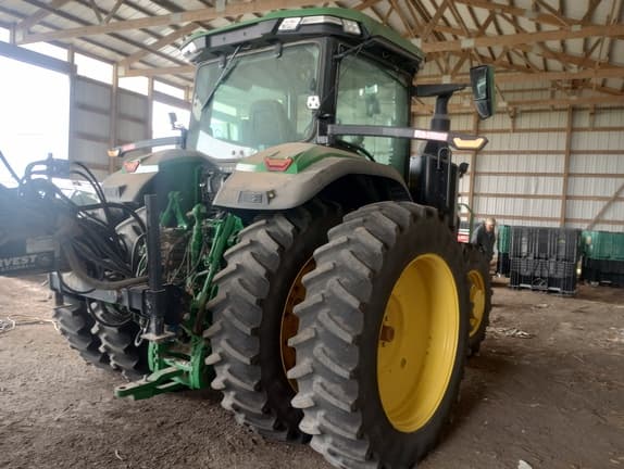 Image of John Deere 7R 230 equipment image 1