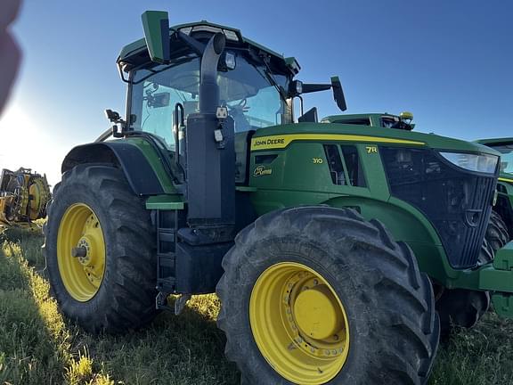 Image of John Deere 7R 310 equipment image 4