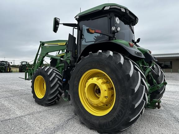 Image of John Deere 7R 330 equipment image 3