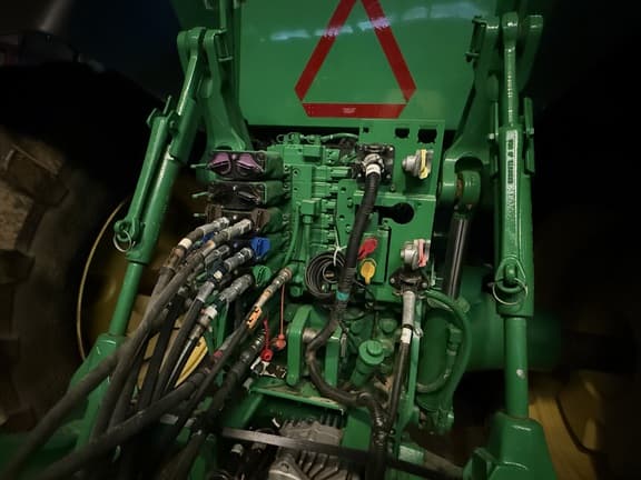 Image of John Deere 7R 330 equipment image 4