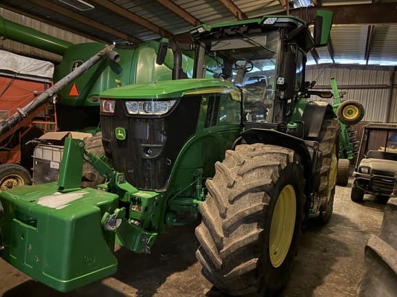 Image of John Deere 7R 330 equipment image 1