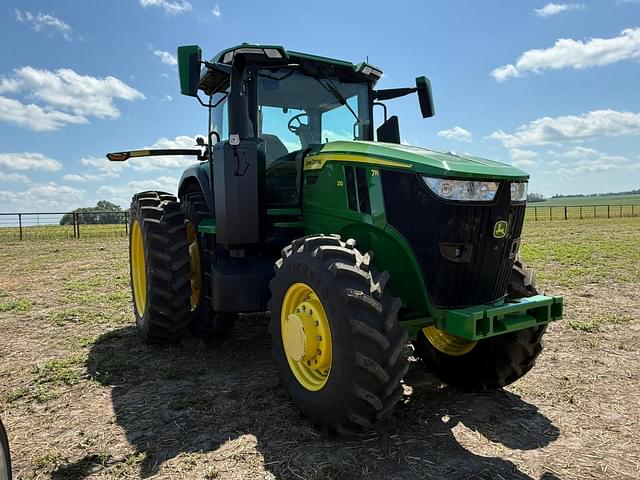 Image of John Deere 7R 210 equipment image 4