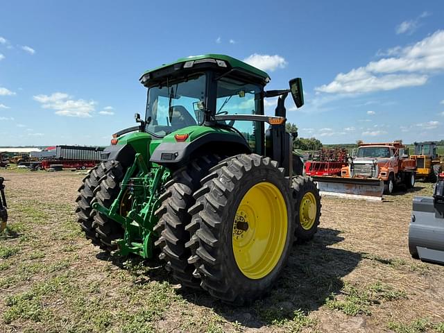 Image of John Deere 7R 210 equipment image 1