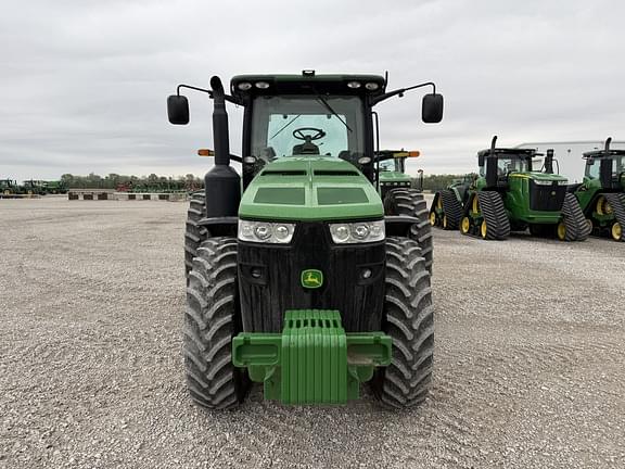 Image of John Deere 8235R equipment image 2