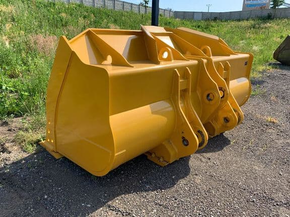 Image of John Deere Wheel Loader Bucket Image 0