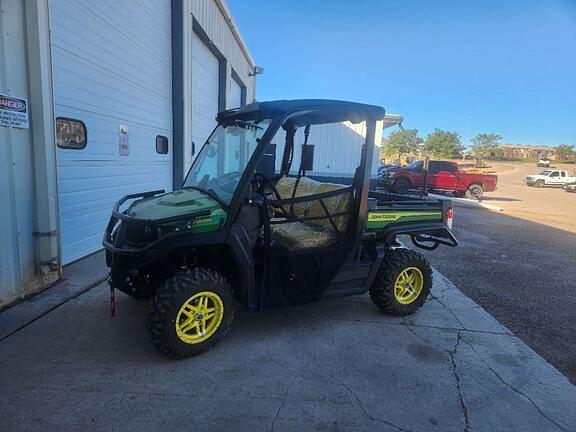 Image of John Deere XUV 835M equipment image 1