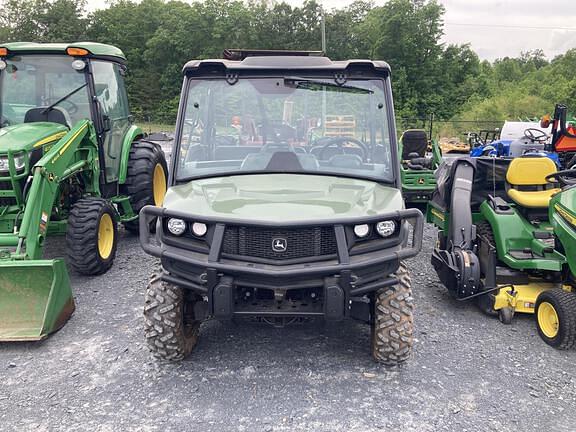 Image of John Deere XUV 835M equipment image 1