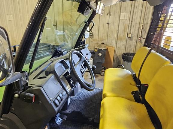 Image of John Deere XUV 835M equipment image 1