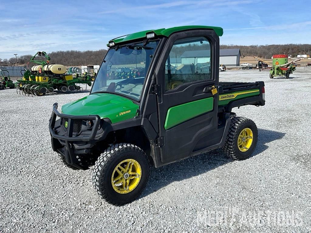 Image of John Deere XUV 835R Primary image