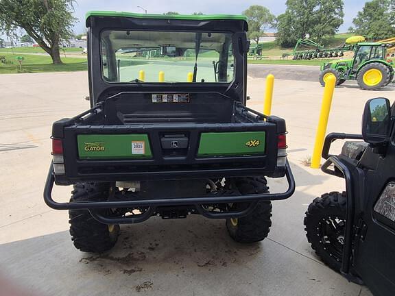Image of John Deere XUV 835R equipment image 3