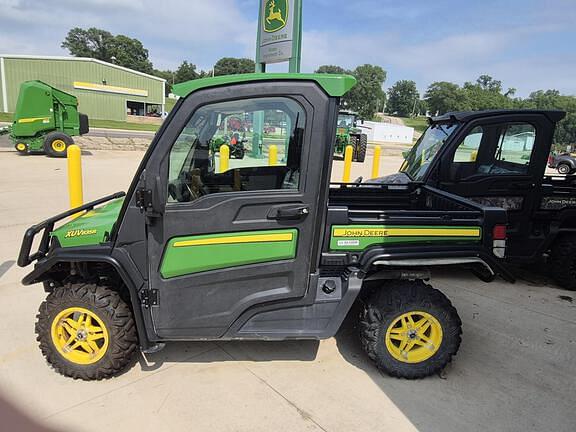 Image of John Deere XUV 835R Primary image