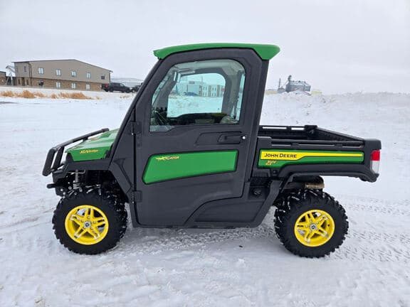 Image of John Deere XUV 835R equipment image 1