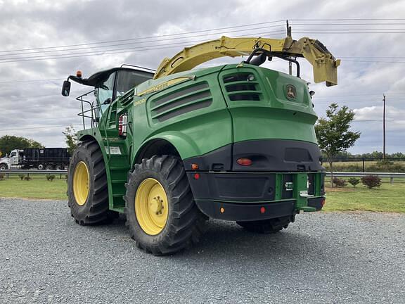 Image of John Deere 8400 equipment image 4