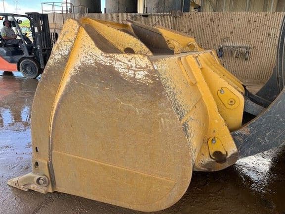 Image of John Deere Wheel Loader Bucket equipment image 1