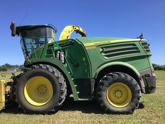 Image of John Deere 8500 Primary image