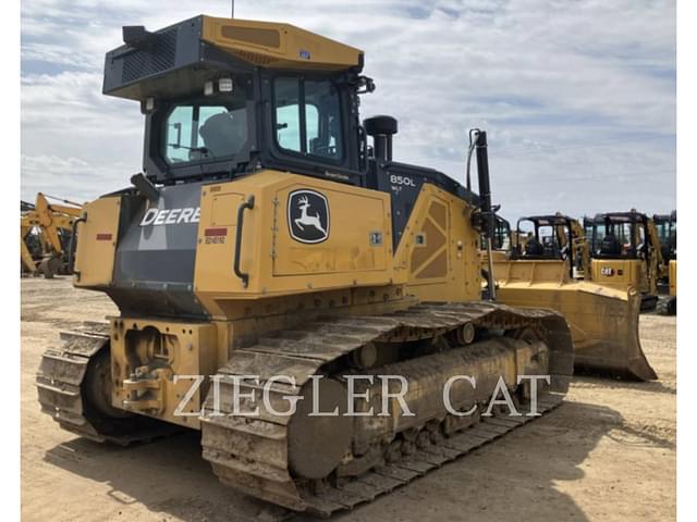 Image of John Deere 850L WLT equipment image 3