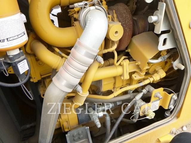 Image of John Deere 850L WLT equipment image 1