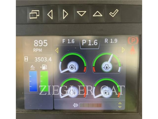 Image of John Deere 850L WLT equipment image 2