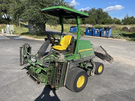 Image of John Deere 8700A equipment image 2