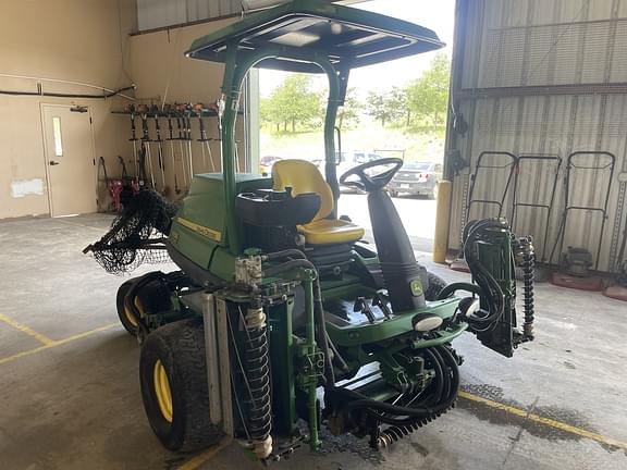 Image of John Deere 8700A equipment image 4