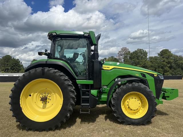 Image of John Deere 8R 230 equipment image 3