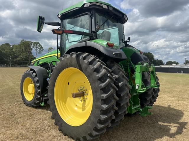 Image of John Deere 8R 230 equipment image 2