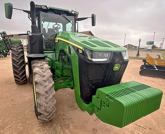 Image of John Deere 8R 230 equipment image 1