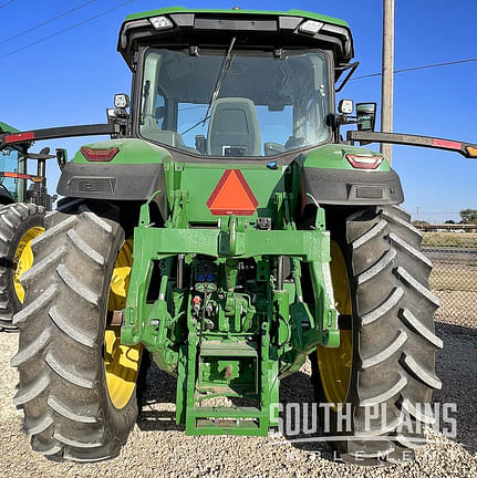 Image of John Deere 8R 230 equipment image 4