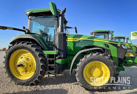 Image of John Deere 8R 230 equipment image 1