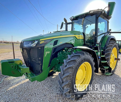 Image of John Deere 8R 230 equipment image 2