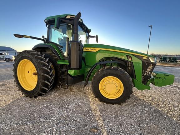 Image of John Deere 8R 230 equipment image 2