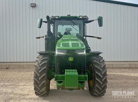 Image of John Deere 8R 230 equipment image 2