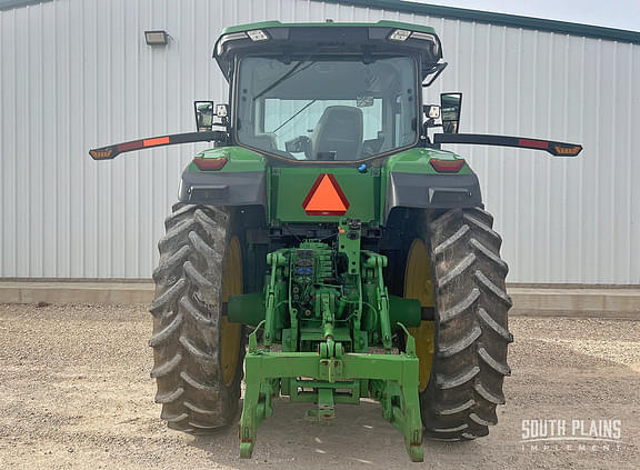 Image of John Deere 8R 230 equipment image 3