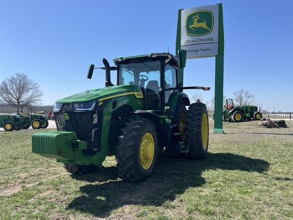 Image of John Deere 8R 230 equipment image 1