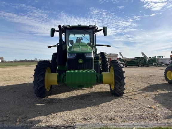 Image of John Deere 8R 230 equipment image 3