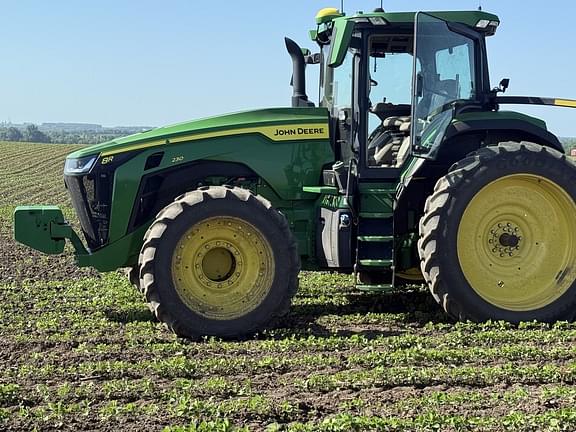 Image of John Deere 8R 230 equipment image 1